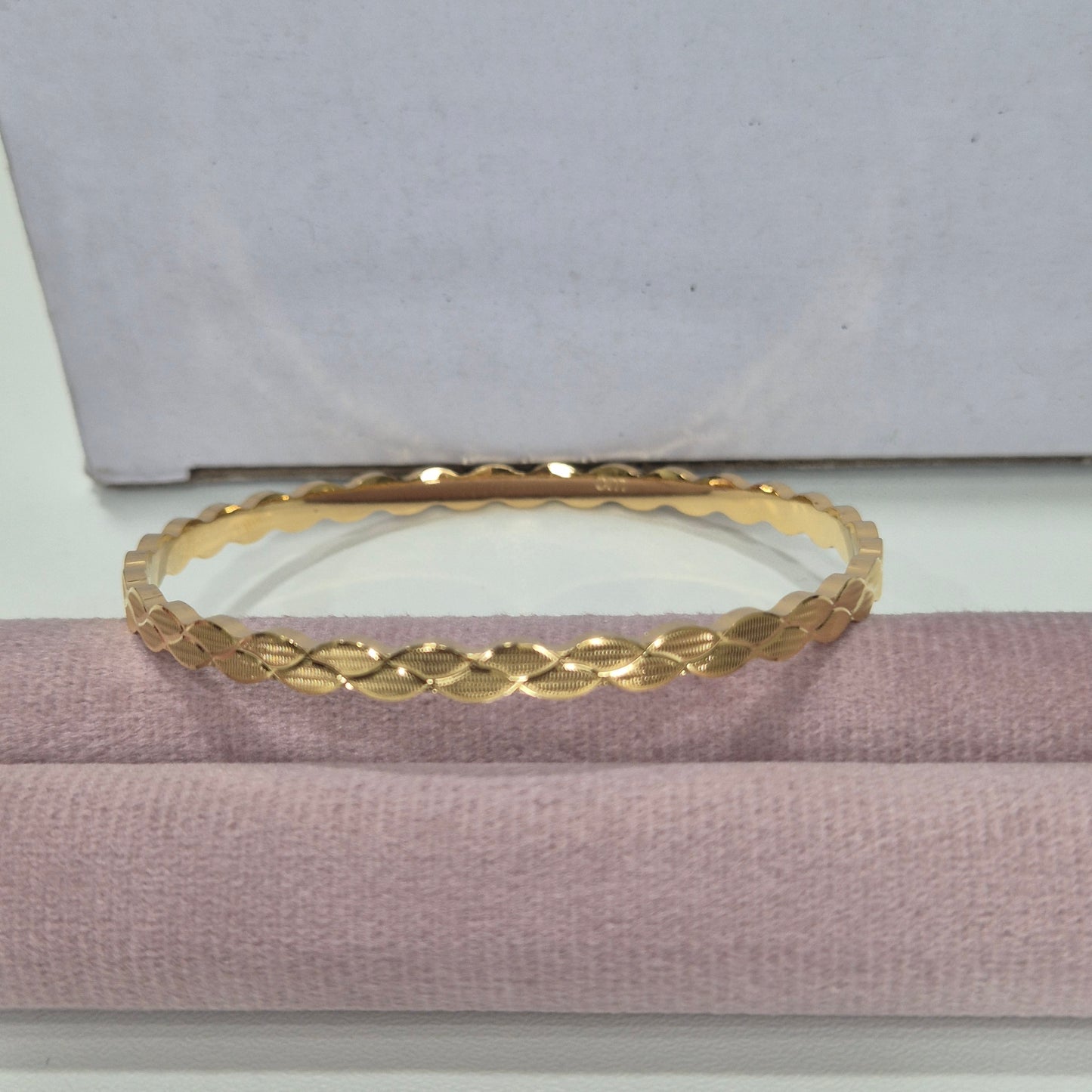 Petal Shape Bangle