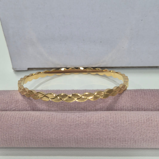 Petal Shape Bangle