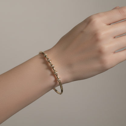 Spiral Openable Diamond Bracelet