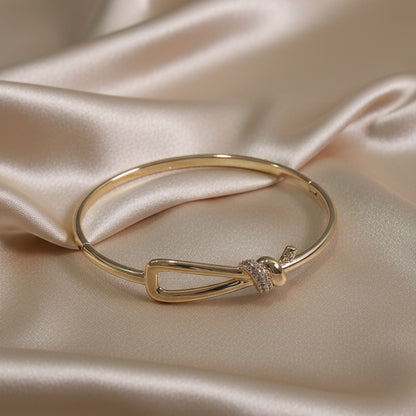 Triangle Openable Diamond Bracelet