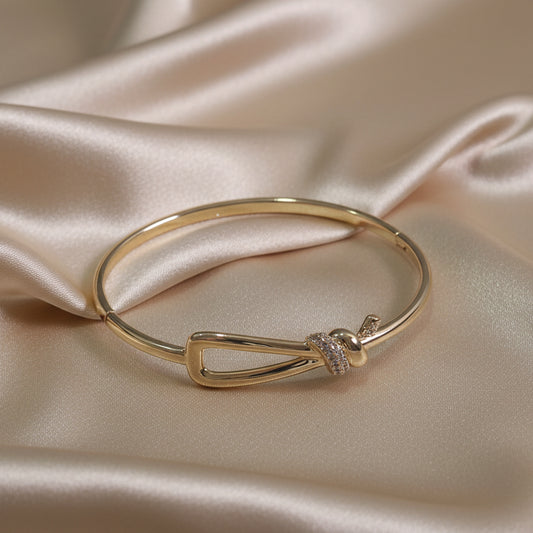 Triangle Openable Diamond Bracelet