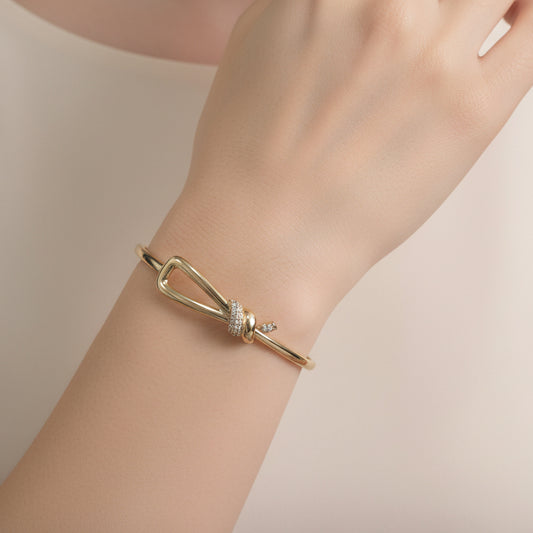 Triangle Openable Diamond Bracelet