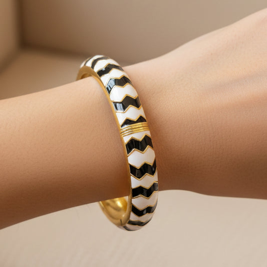 Enamel Black White ZigZag Openable Bangle Bracelet