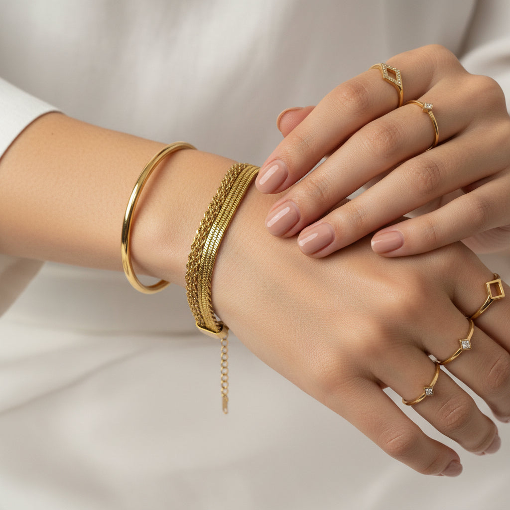 Broad layer Loose Gold Bracelet