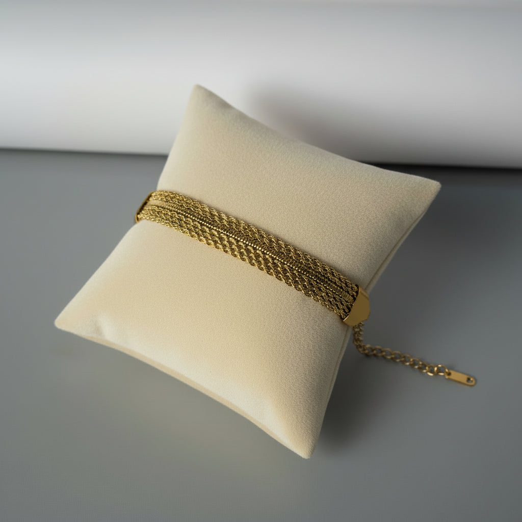 Broad layer Loose Gold Bracelet