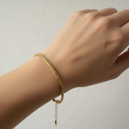 Plain Braid Gold Loose Bracelet