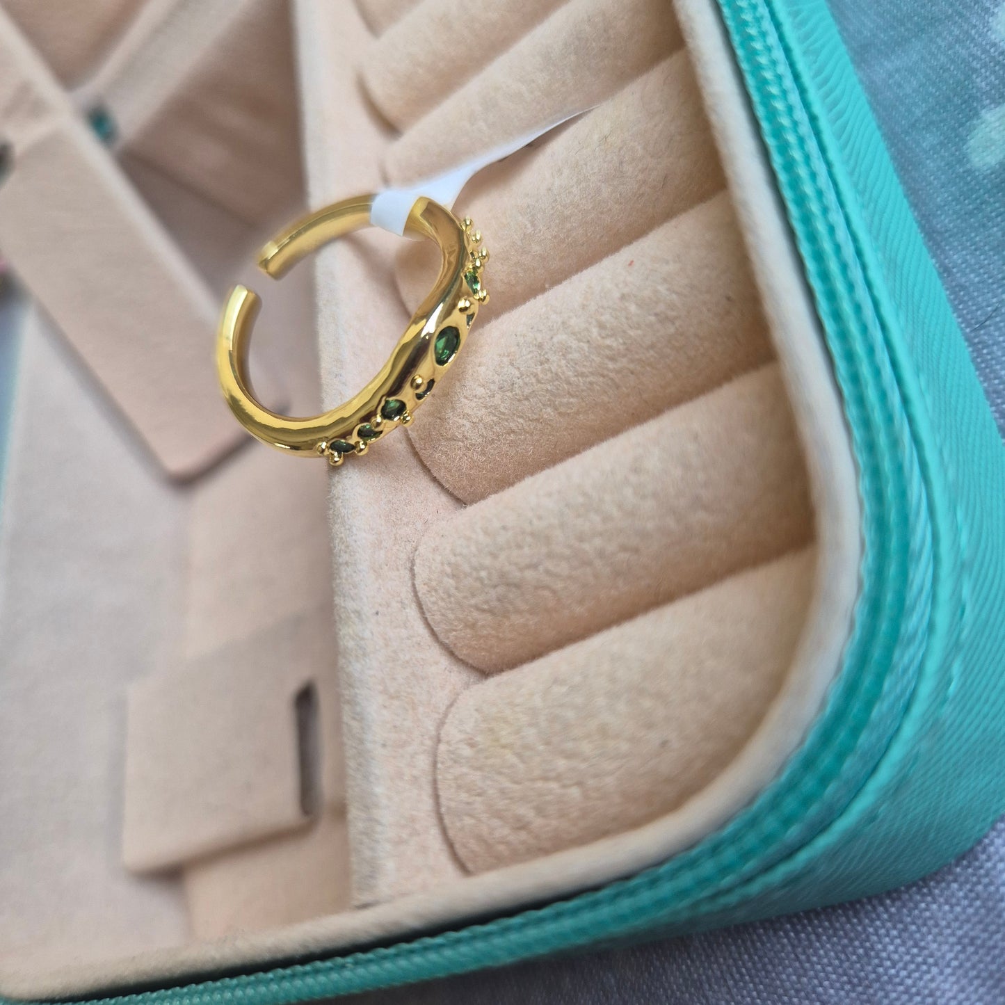 Greenn Diamond Ring