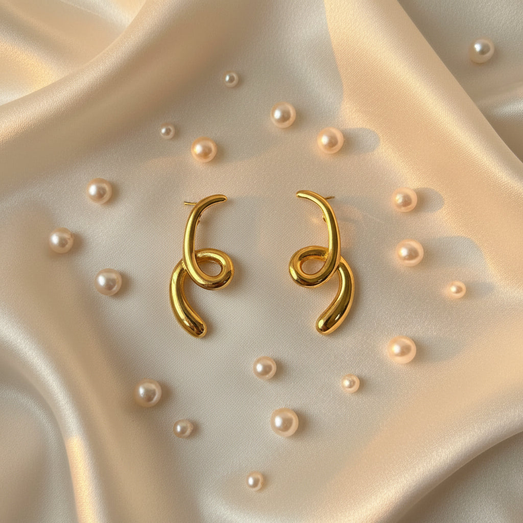 Gold dainty earring